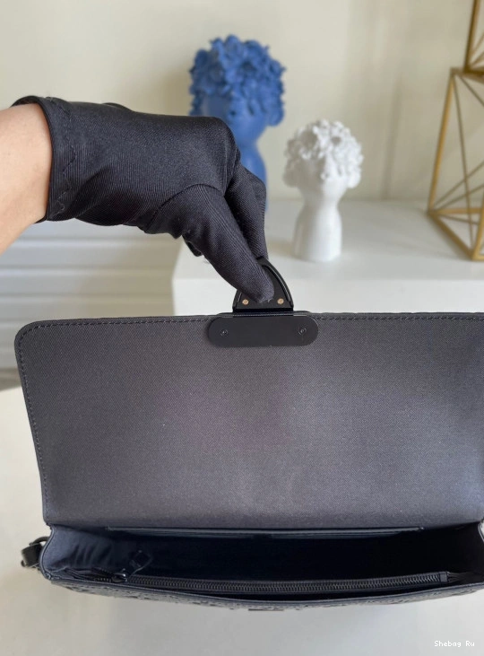 POUCH LOUIS VUITTON LOCK A4 S 0730